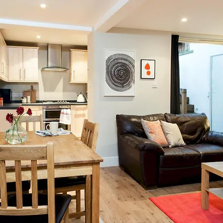 Madison Hill - Fernlea Garden 2 - One Bedroom Home *