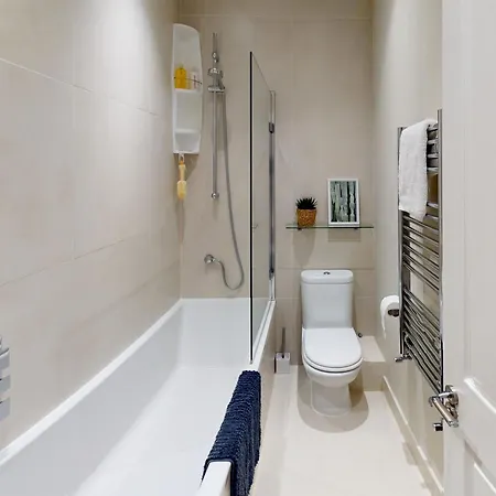 Madison Hill - White Hill House 3 - 1 Bedroom Flat *