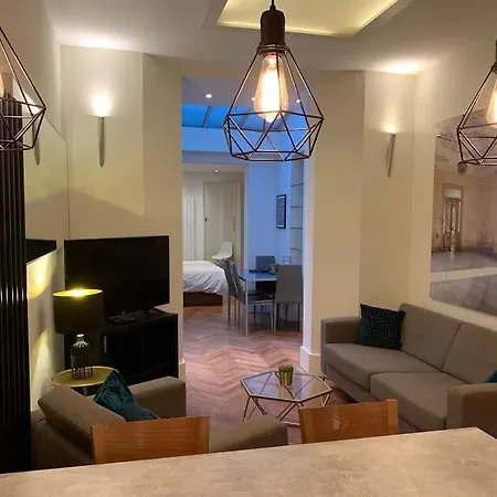 Hyde Park 3bed With Patio As Seen On Tv House Hunters International Apartment