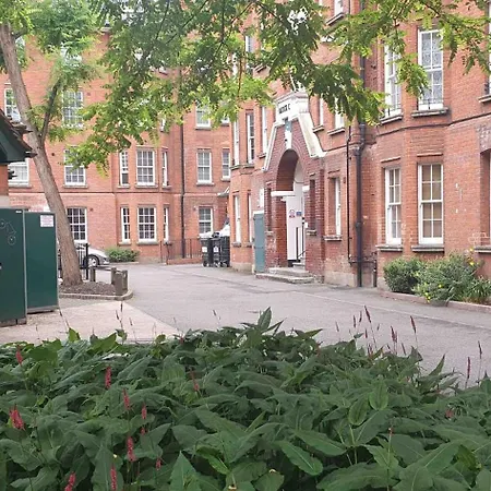 1 Bedroom *zone 1* Elephant And Castle *