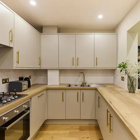 The Bayswater Gardens - Bright 3bdr London