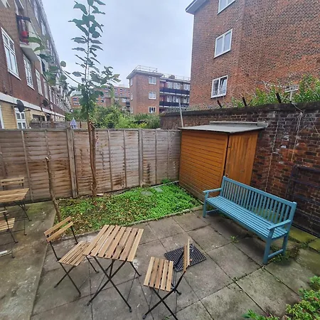 E2 Guest house London