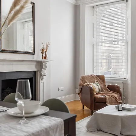 Apartment Parea Living - Notting Hill, Stylish 1-bedroom Flat, Private Gardens, Remote Working London