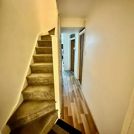 Private In Trendy East Guest house