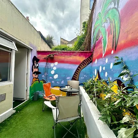 Private In Trendy East *