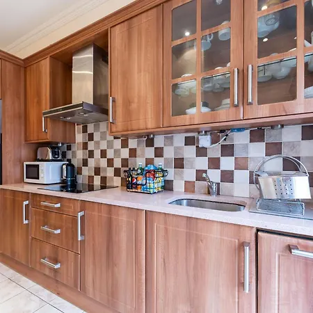 Luxury 4 Bedroom Flat In Sussex Gardens * Londres