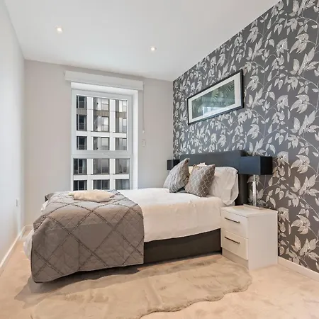 Elegant 2br Flat On 20th Floor Near Many Attractions Londýn