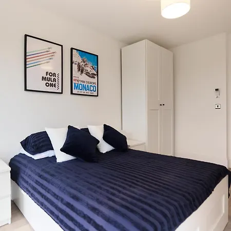 The Wembley Park Arms - Modern 2bdr Flat With Parking + Balcony Apartment *