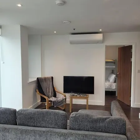 Royal Vista Sleep7 Bp119 London