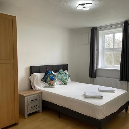2bed Cozy Spacious - 15min To Canary Wharf O2 Excel * London