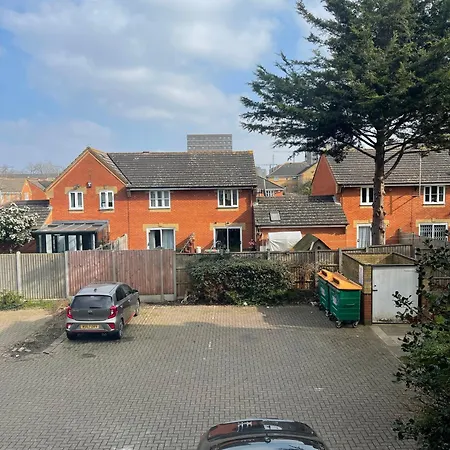 2bed Cozy Spacious - 15min To Canary Wharf O2 Excel Apartment London