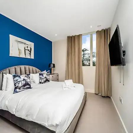 Pass The Keys Penthouse Oasis In Trendy Fulham شقة لندن