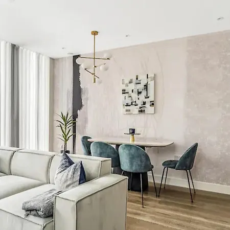 Pass The Keys Penthouse Oasis In Trendy Fulham شقة لندن