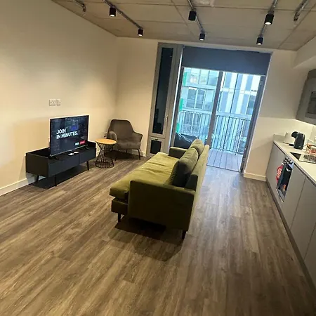 Superb Modern 2-bed In Greenwich *