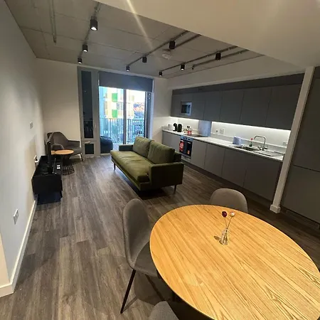 Superb Modern 2-bed In Greenwich