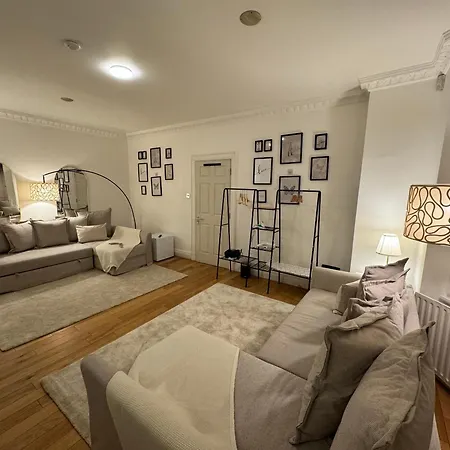 Hyde Park Corner House Homestay