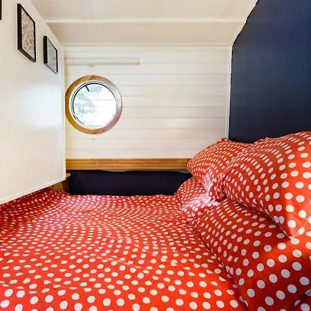 Slash Arts Houseboat On Secluded Mooring In Botel