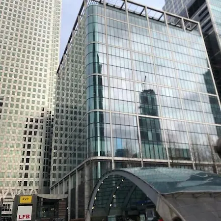 Canary Wharf Balcony * London