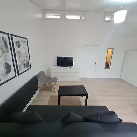 E2 Guest house London