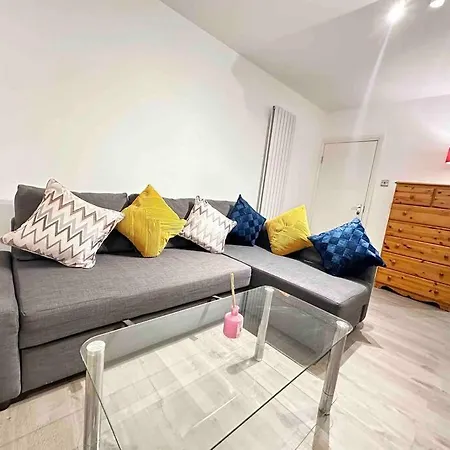 Spacious 1br Flat With Private Bath And Kitchen In Canary Wharf 2 Apartment