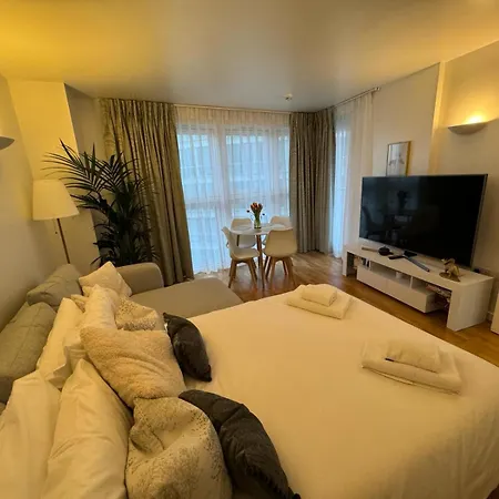 Luxury In Canary Wharf