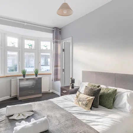Chrystal Palace With Free Parking Lambeth Apartment