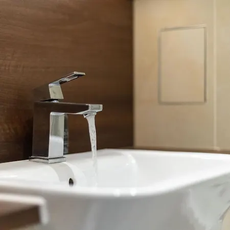 Stylish And Spacious- One Bed In Nine Elms Apartmán Londýn