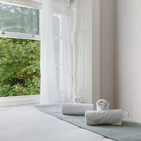 Apartment Parea Living - Notting Hill, Stylish 1-bedroom Flat, Private Gardens, Remote Working London