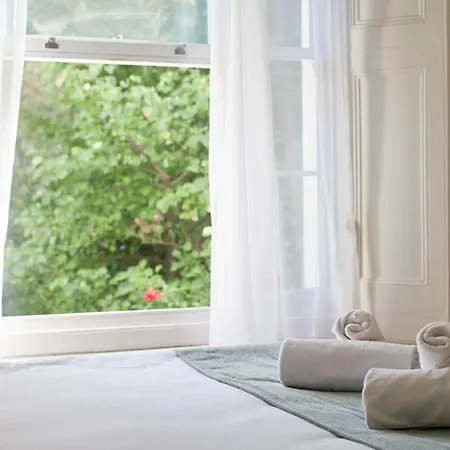 Apartment Parea Living - Notting Hill, Stylish 1-bedroom Flat, Private Gardens, Remote Working London
