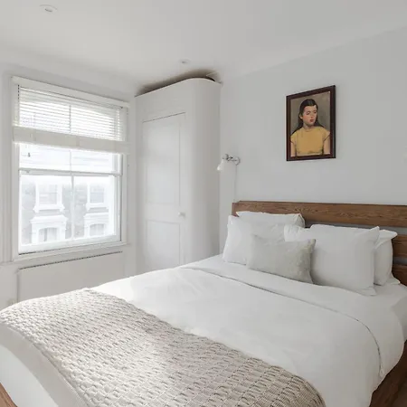 Light-filled Primrose Hill Rooftop Retreat * London