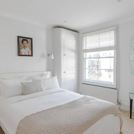 Light-filled Primrose Hill Rooftop Retreat * London