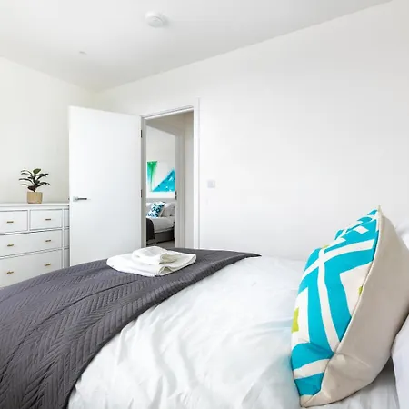 Modern 2bd Flat In Canary Wharf With And River Views London