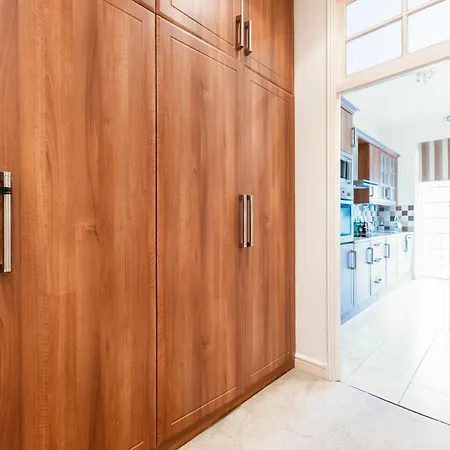 Luxury 4 Bedroom Flat In Sussex Gardens * Londres
