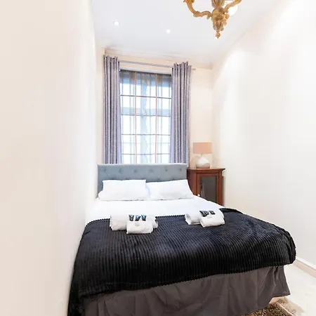 Luxury 4 Bedroom Flat In Sussex Gardens