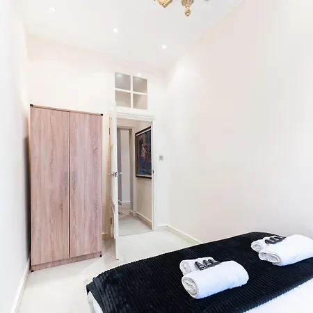 Luxury 4 Bedroom Flat In Sussex Gardens * Londres