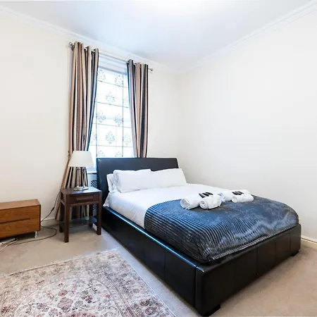 Luxury 4 Bedroom Flat In Sussex Gardens