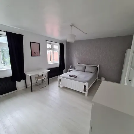 E2 Guest house