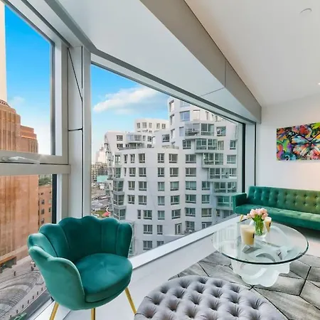 Luxury 3 Bedroom Battersea Power Apartment London