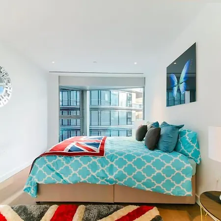 Apartment Luxury 3 Bedroom Battersea Power London
