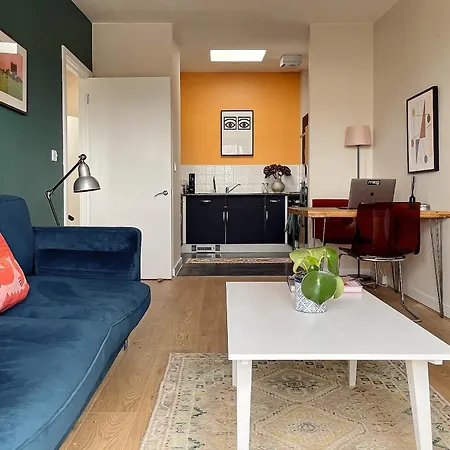 Apartment Sunny Shoreditch Oasis Canal Views & Urban Charm *