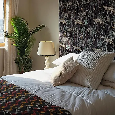 Sunny Shoreditch Oasis Canal Views & Urban Charm London