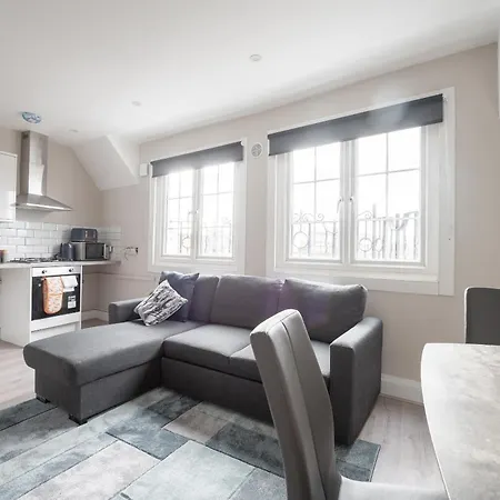 Kennington D/apartment