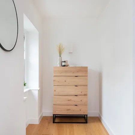 Fitzrovia & Soho - 2br With Balcony - Cityapartmentstay Apartment London
