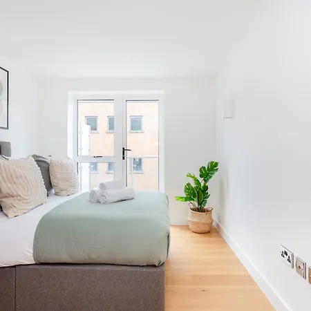 Fitzrovia & Soho - 2br With Balcony - Cityapartmentstay