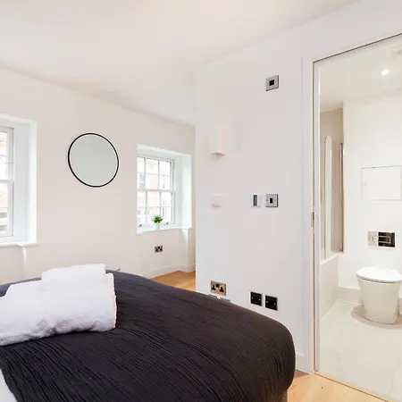Apartment Fitzrovia & Soho - 2br With Balcony - Cityapartmentstay *