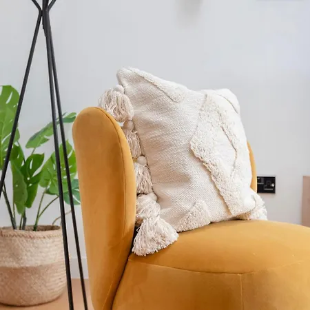 Fitzrovia & Soho - 2br With Balcony - Cityapartmentstay