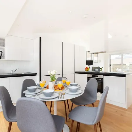 Fitzrovia & Soho - 2br With Balcony - Cityapartmentstay Apartment London