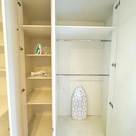 Hyde Park Corner House Homestay London