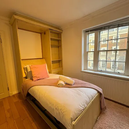 Hyde Park Corner House Homestay
