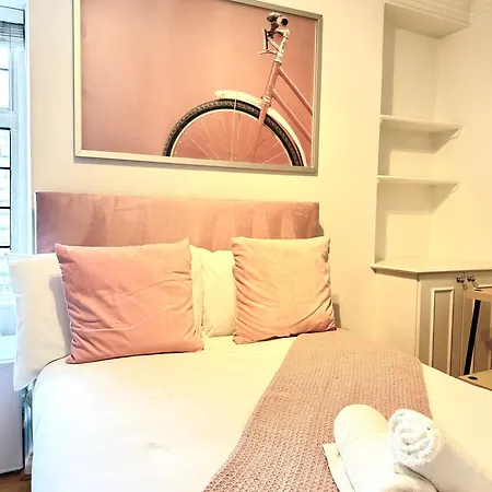Homestay Hyde Park Corner House London